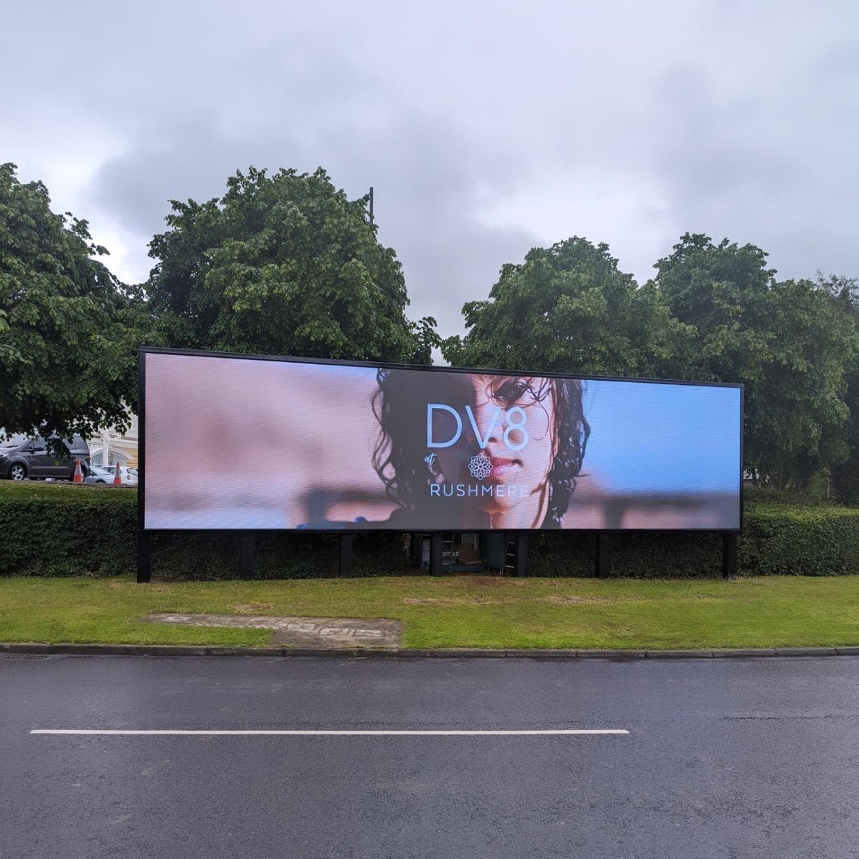 1000x1000mm Aluminum LED Cabinet Display – Front-Serviceable for ...